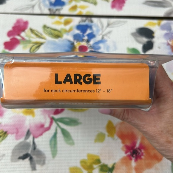 BENCMATE Inflatable Dog Collar Size Large Color Blue. New in box. - Picture 2 of 5